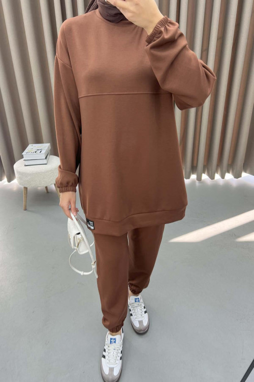 Emblem Sweat Suit Brown