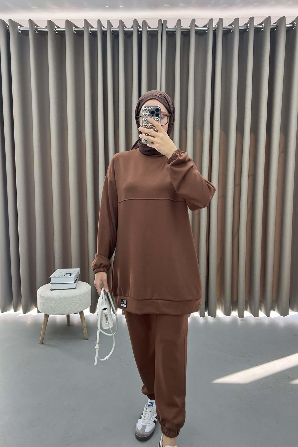 Emblem Sweat Suit Brown