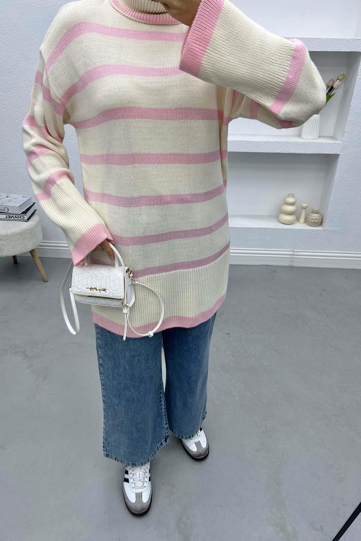 Turtleneck Striped Sweater Cream