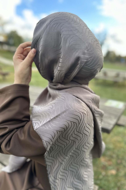 Wave Patterned Shawl Mink