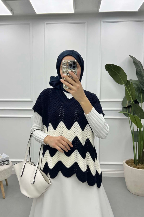 Wave Patterned Knitted Sweater Navy Blue