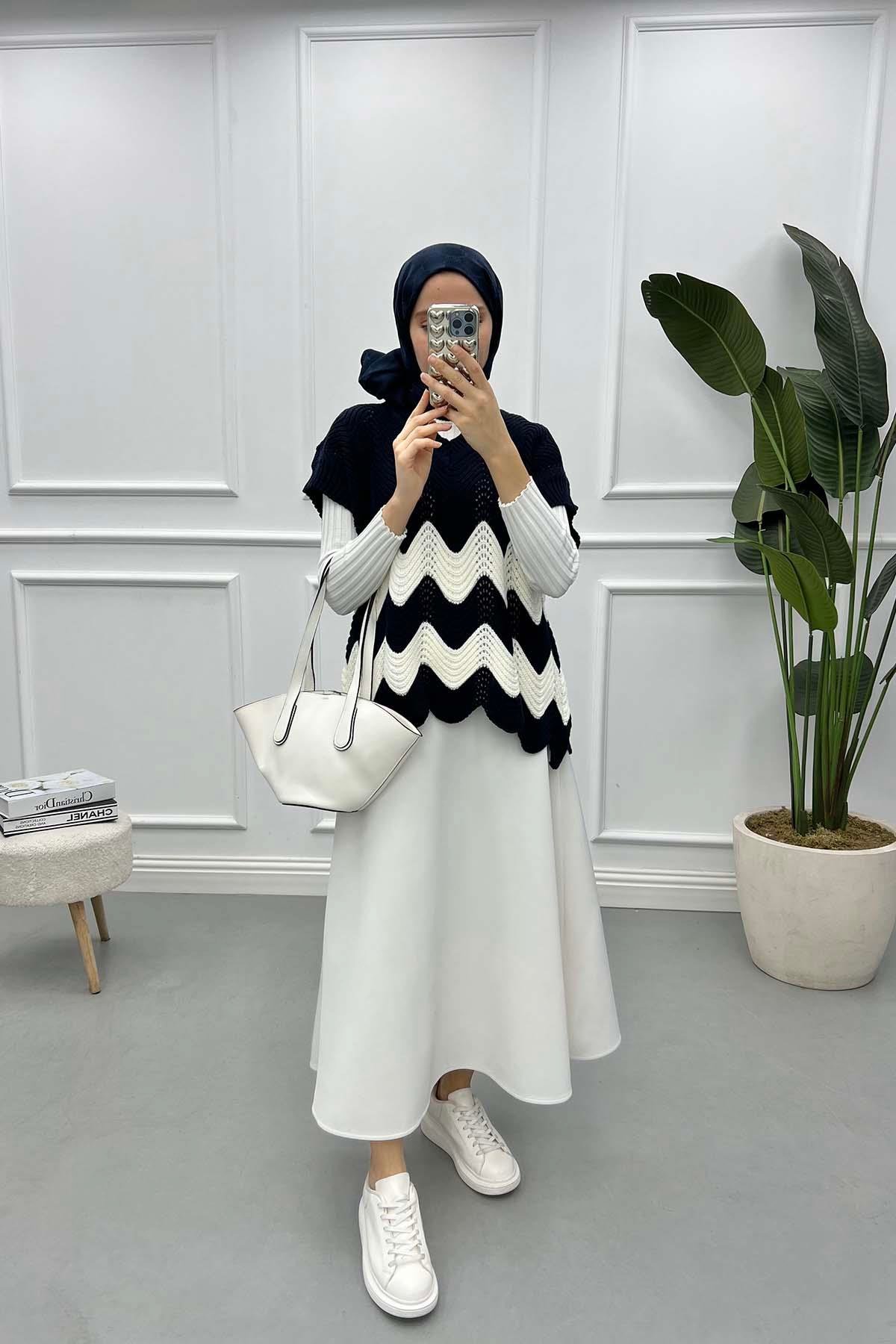 Wave Patterned Knitted Sweater Navy Blue