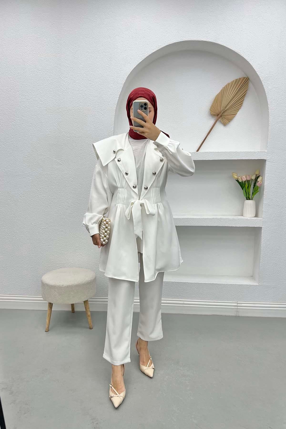 Wide Collar Buttoned Suit White