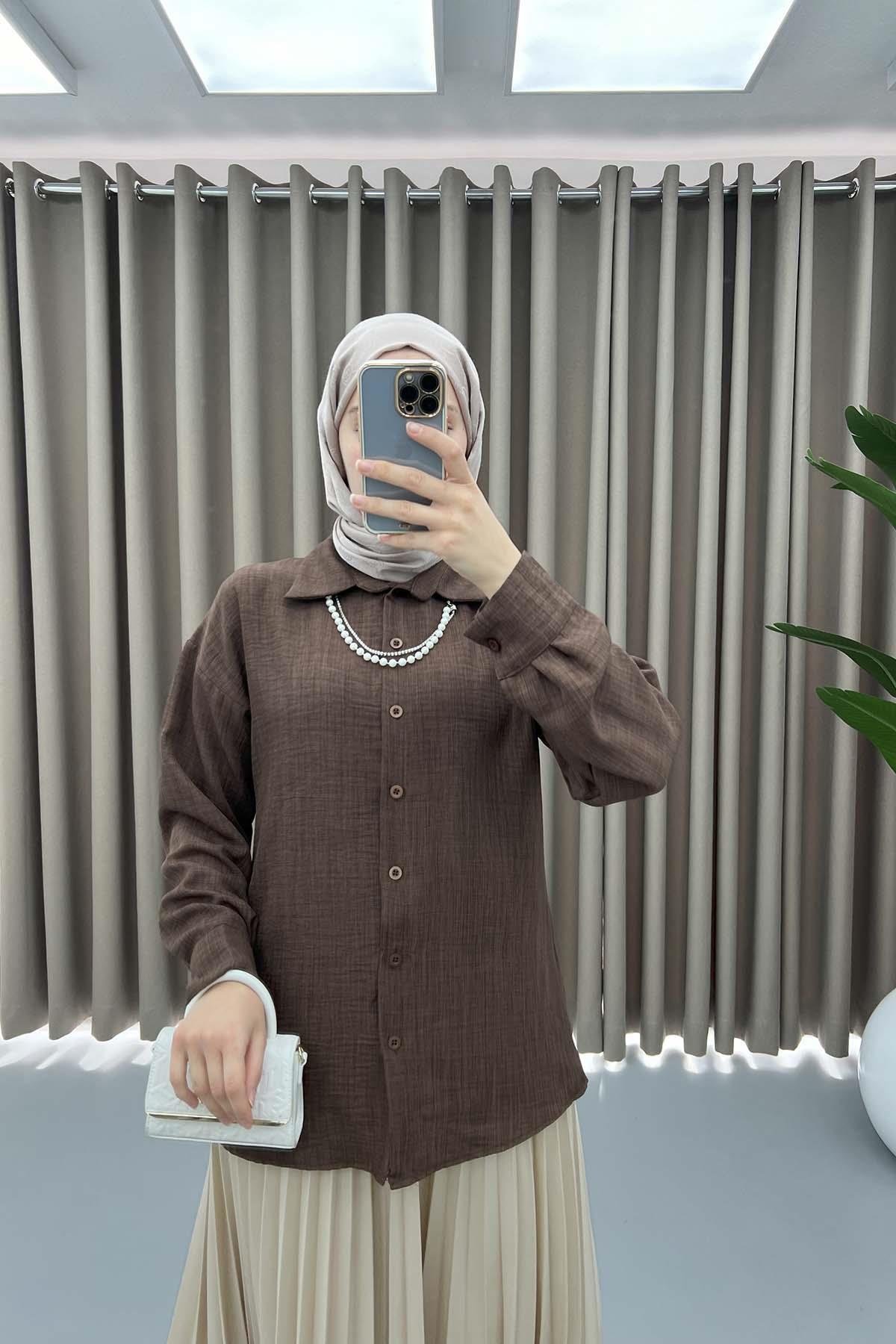 Pearl Necklace Shirt Brown