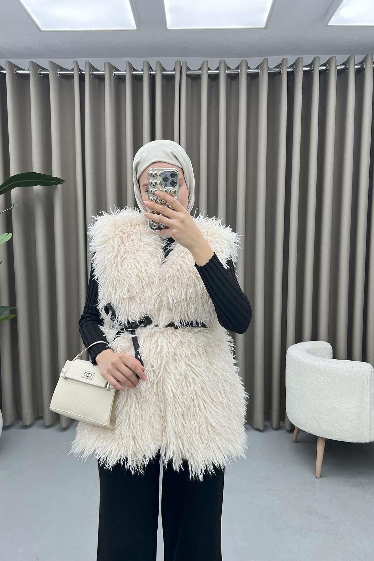 Fluffy Fur Vest Ecru