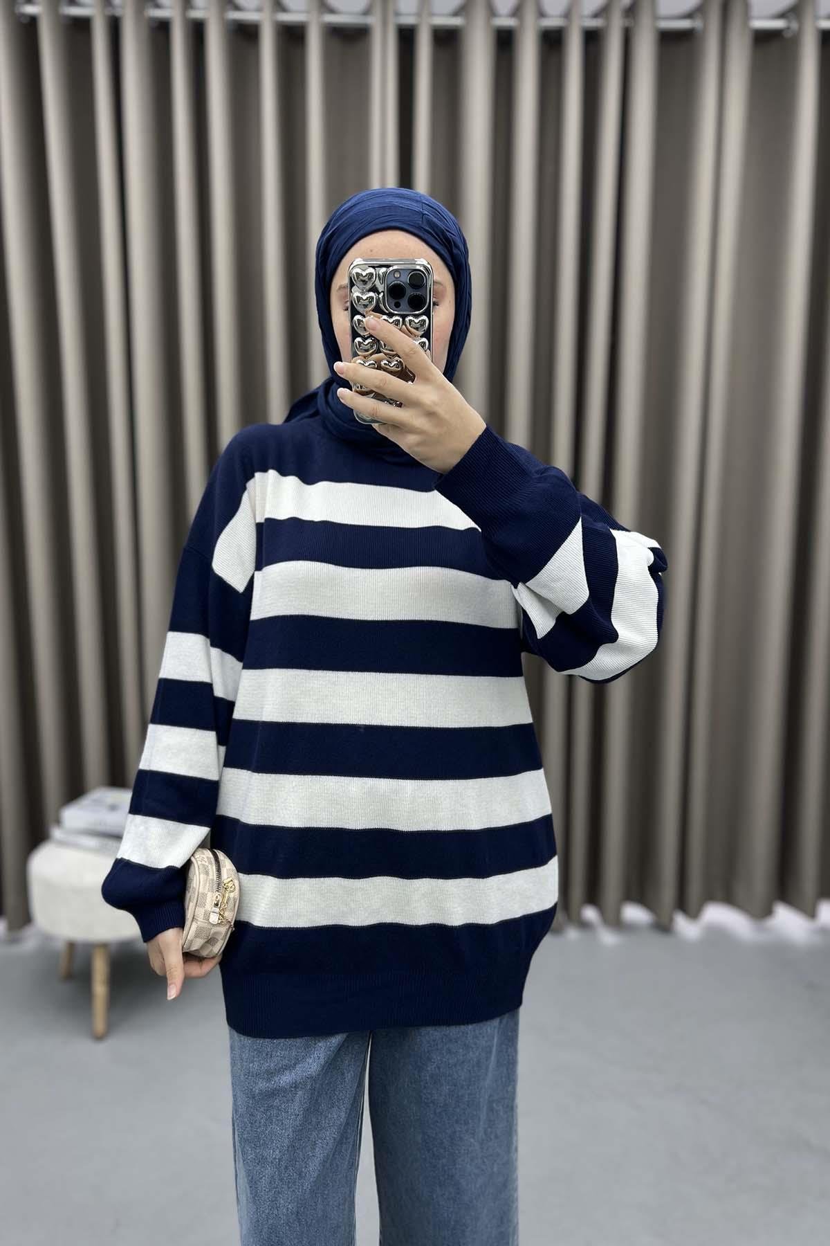 Thick Striped Sweater Navy Blue