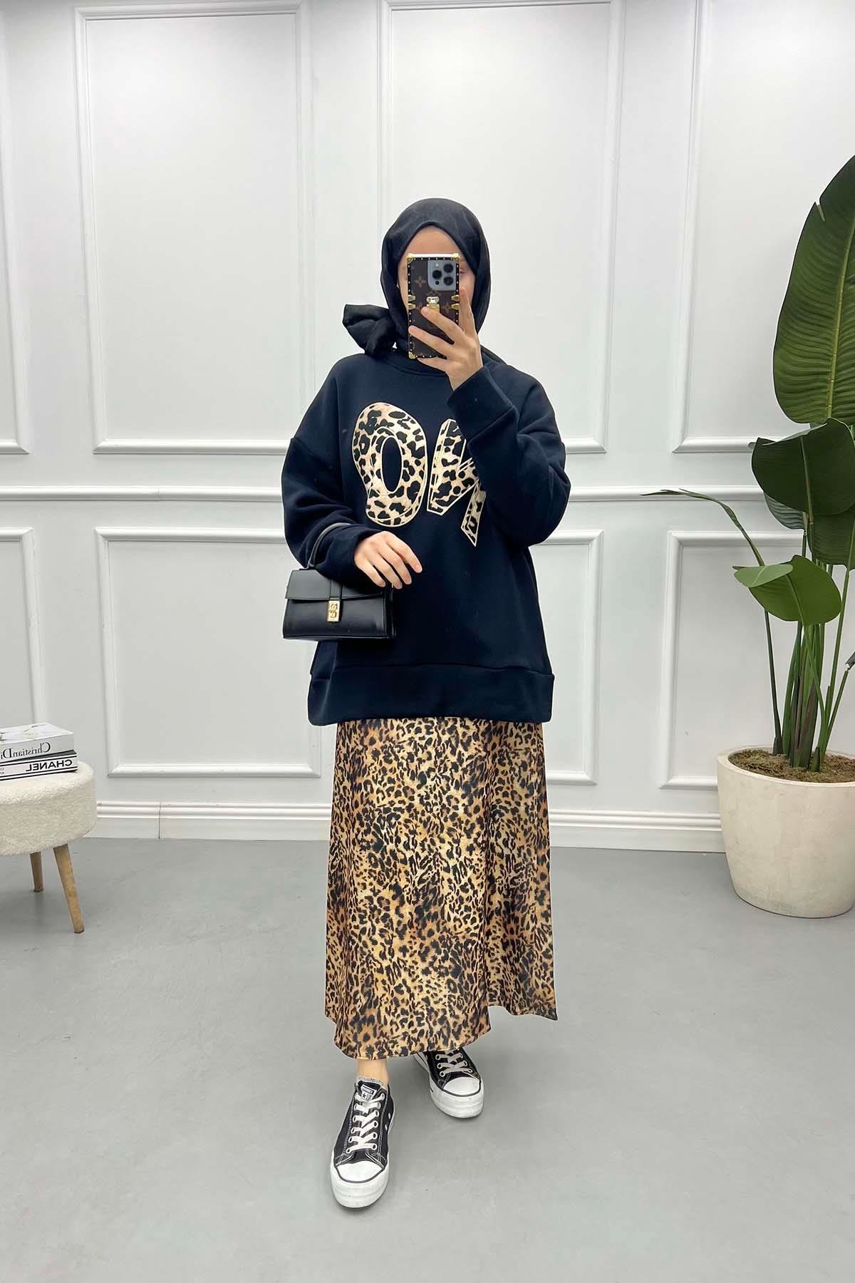 Leopard Printed Three Thread Sweatshirt Black