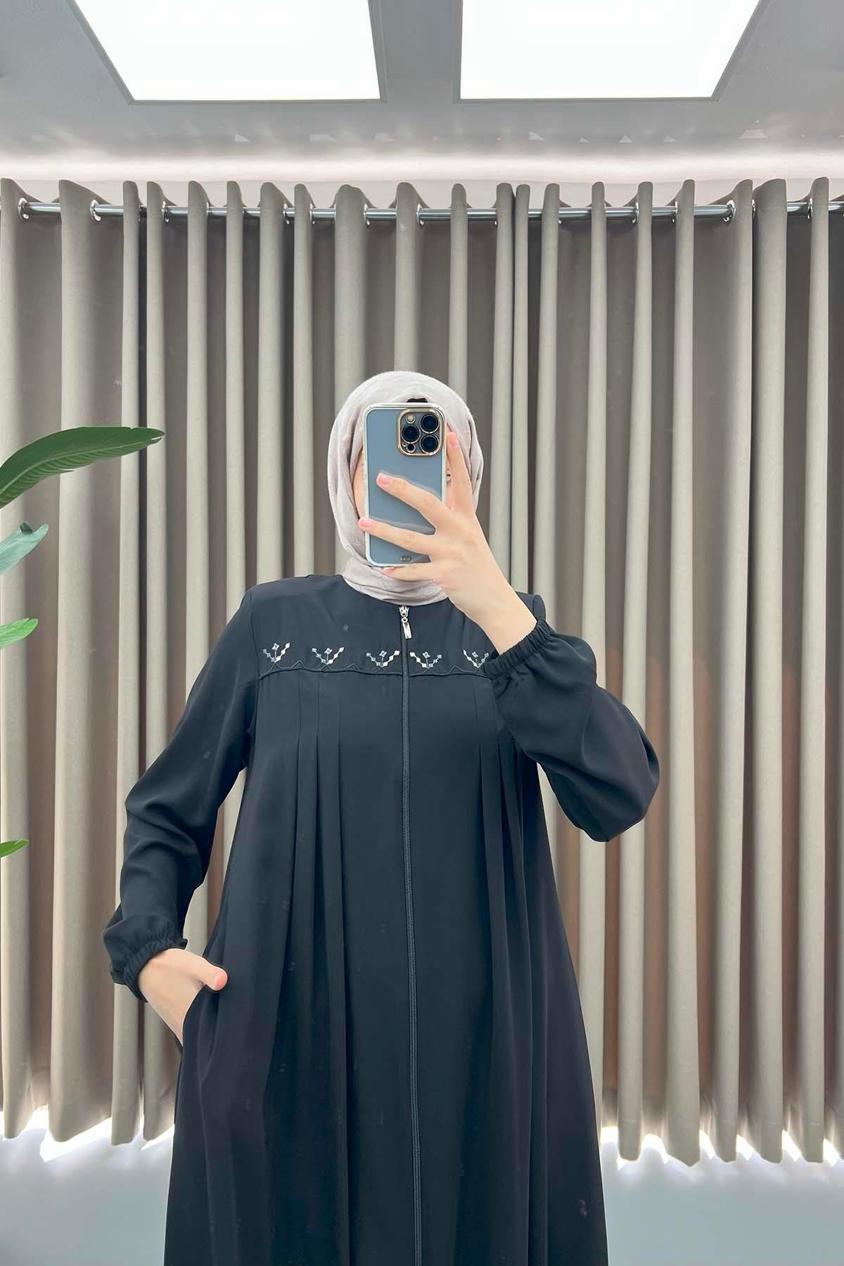 Embroidered Detailed Abaya Black