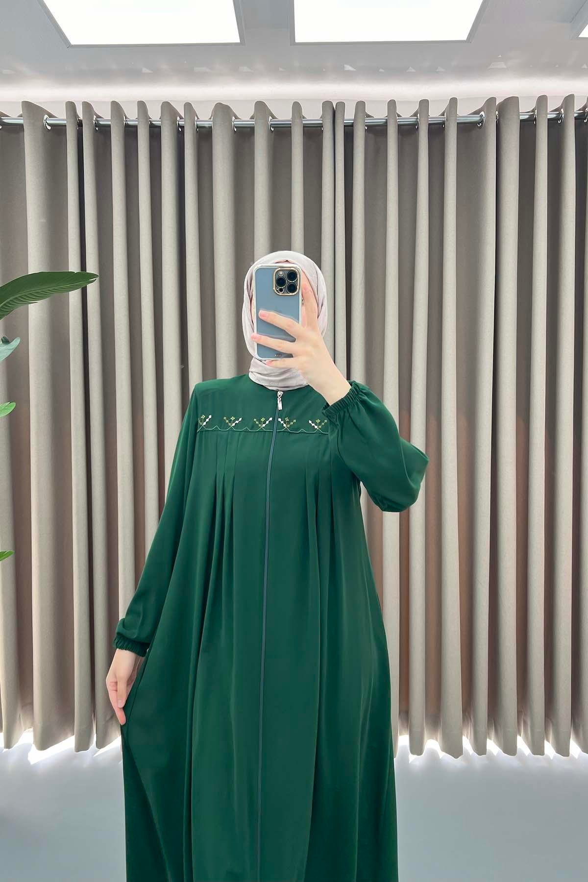 Embroidered Detailed Abaya Emerald Green