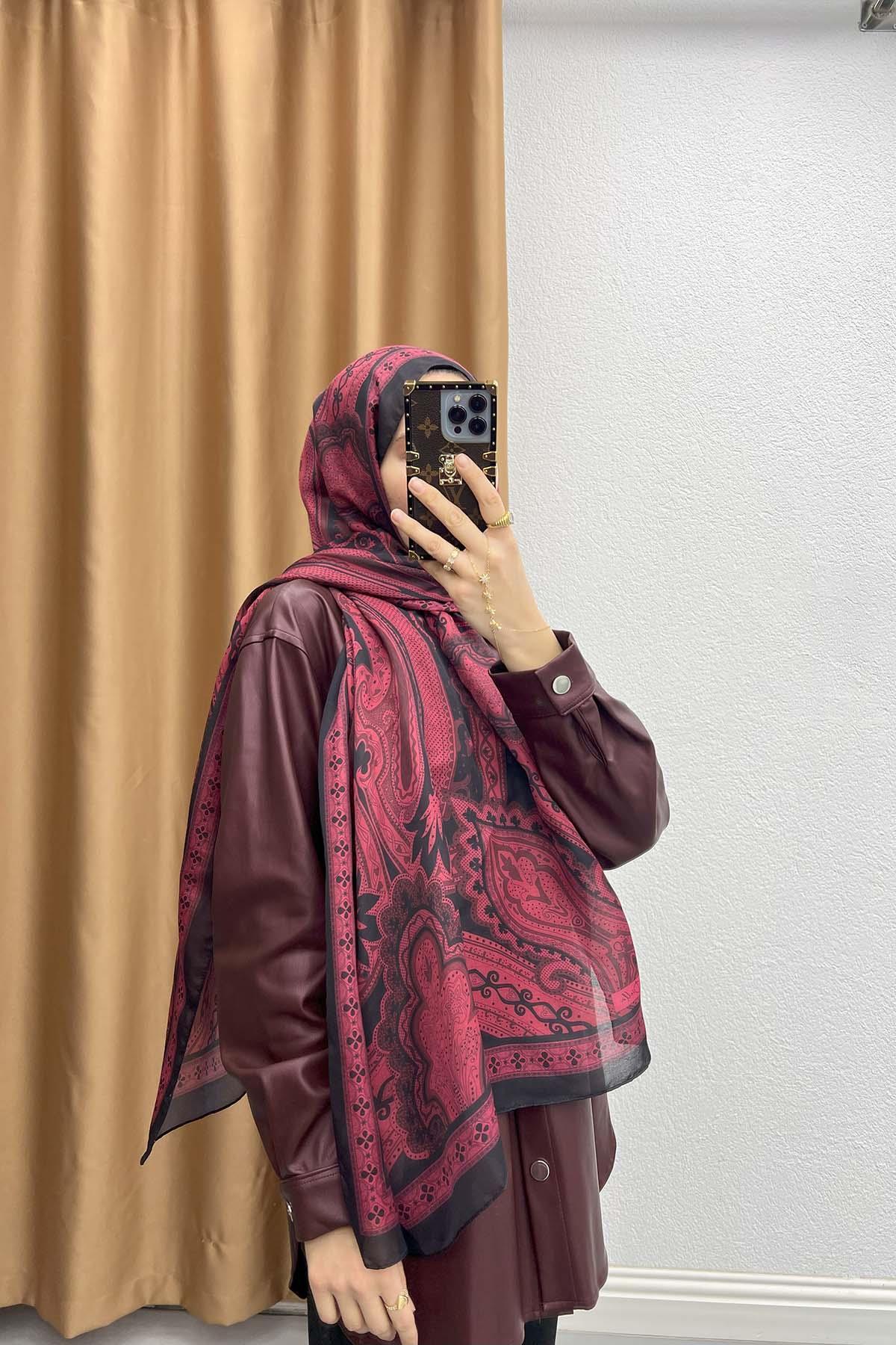 Retro Patterned Shawl Red