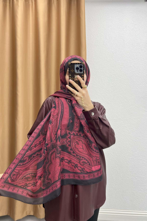 Retro Patterned Shawl Red