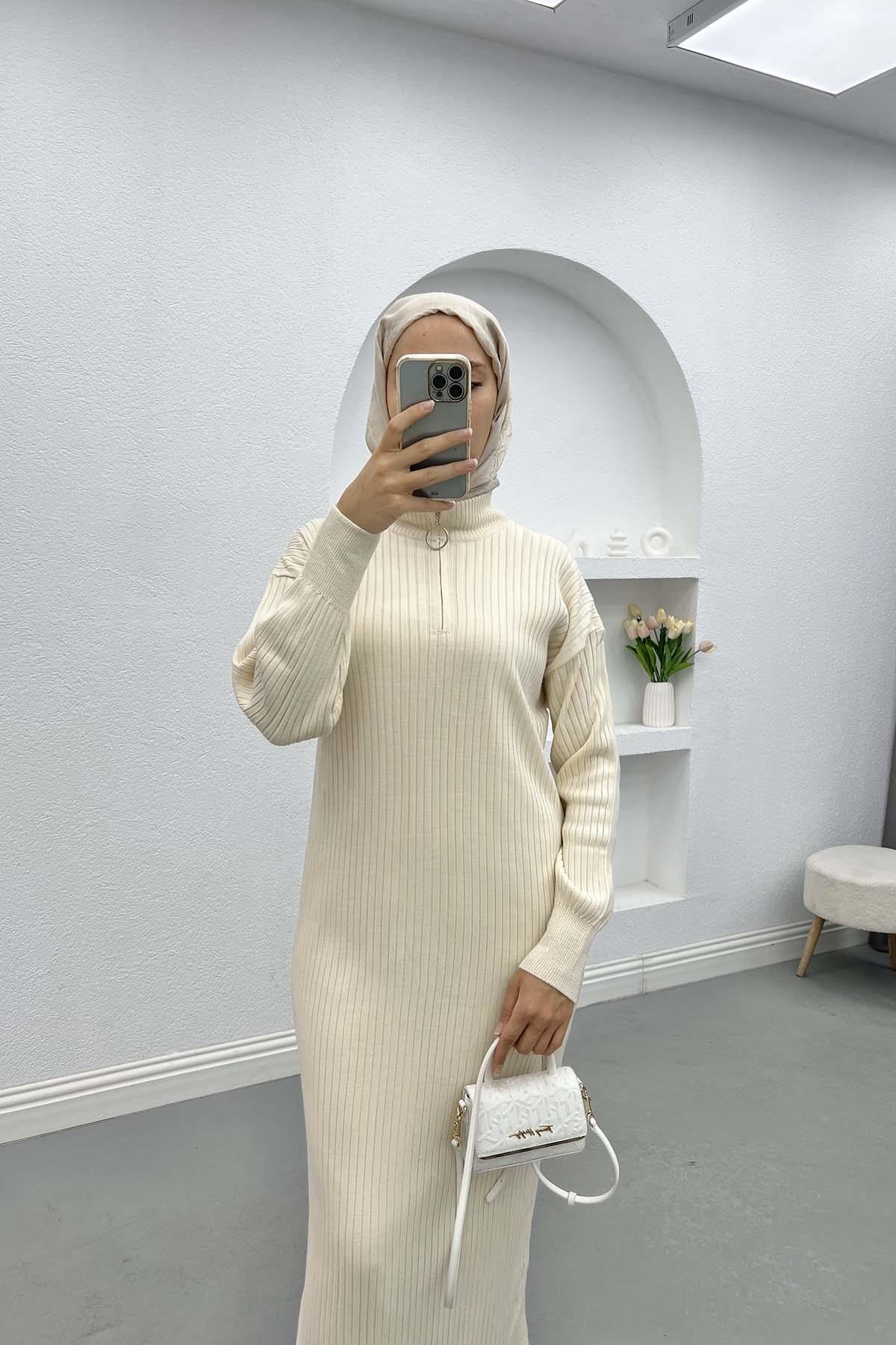 Ribbed Dress with Zippered Collar in Ecru