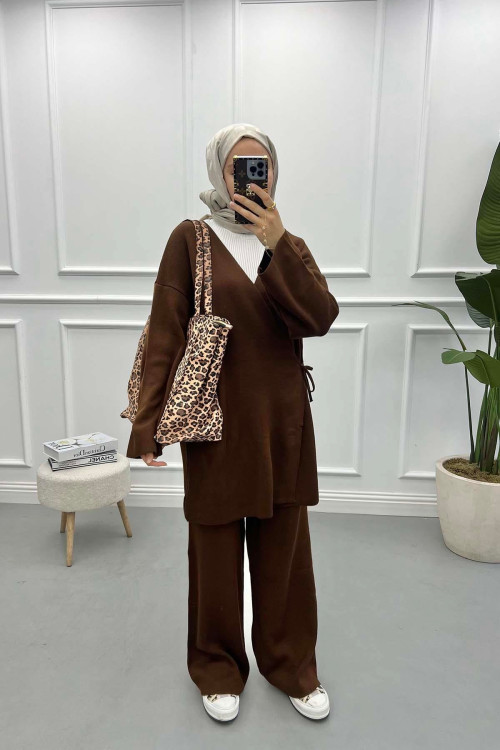 Side Tied Knitwear Set Brown