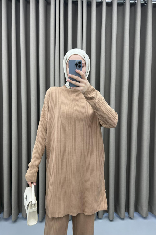 Half Turtleneck Knitwear Suit with Trousers Milky Coffee