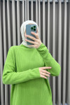 Half Turtleneck Knitwear Suit with Trousers Green