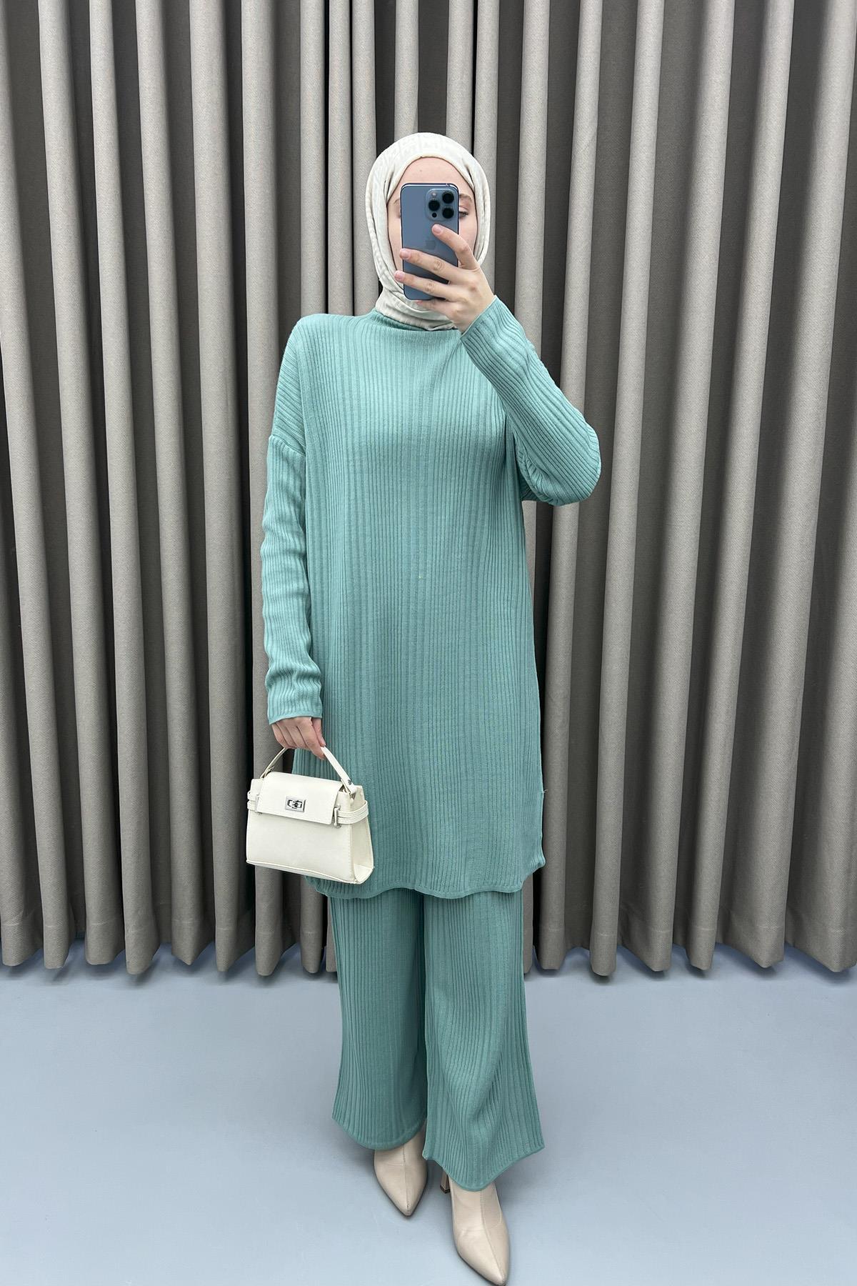 Half Turtleneck Knitwear Suit with Trousers Aqua Green